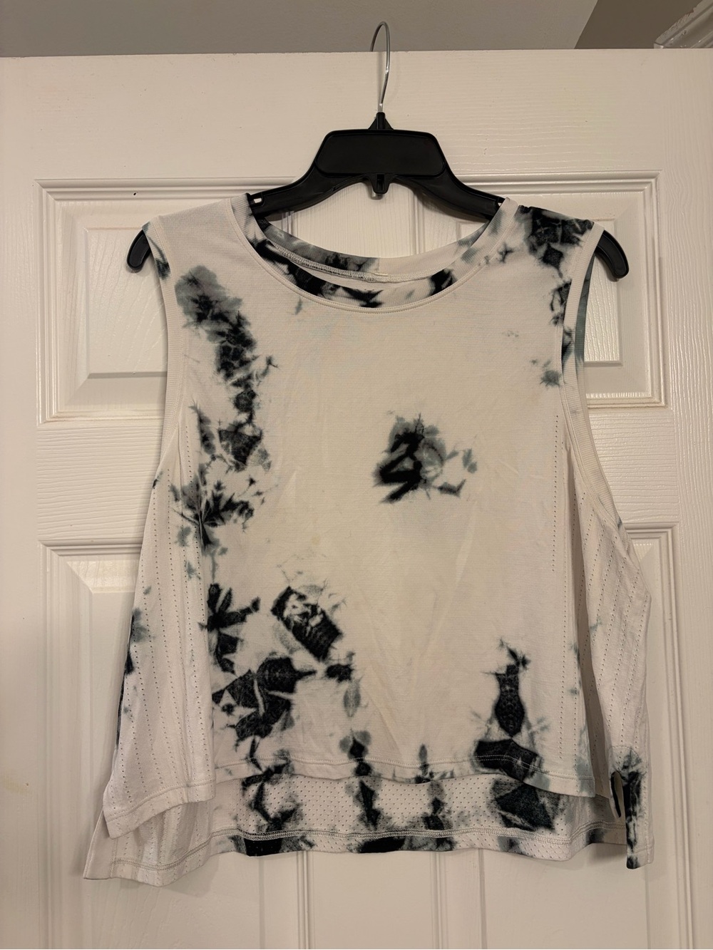 Lululemon Tie-Dye Sleeveless Women’s Top in White and Black